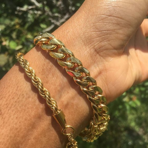 Twisted 18K Gold Chain Bracelet - Picture 7 of 12